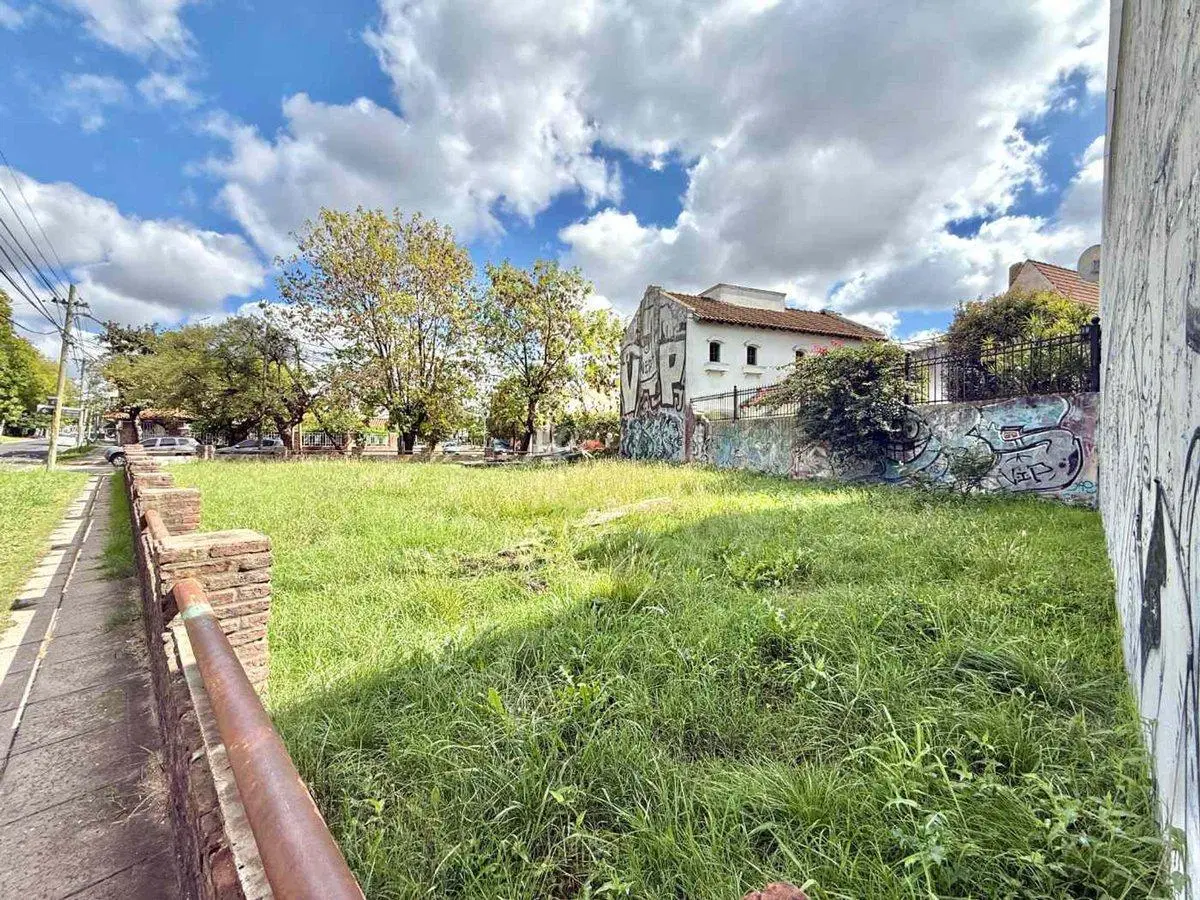 LOTE VENTA CASTELAR NORTE ESQUINA 2