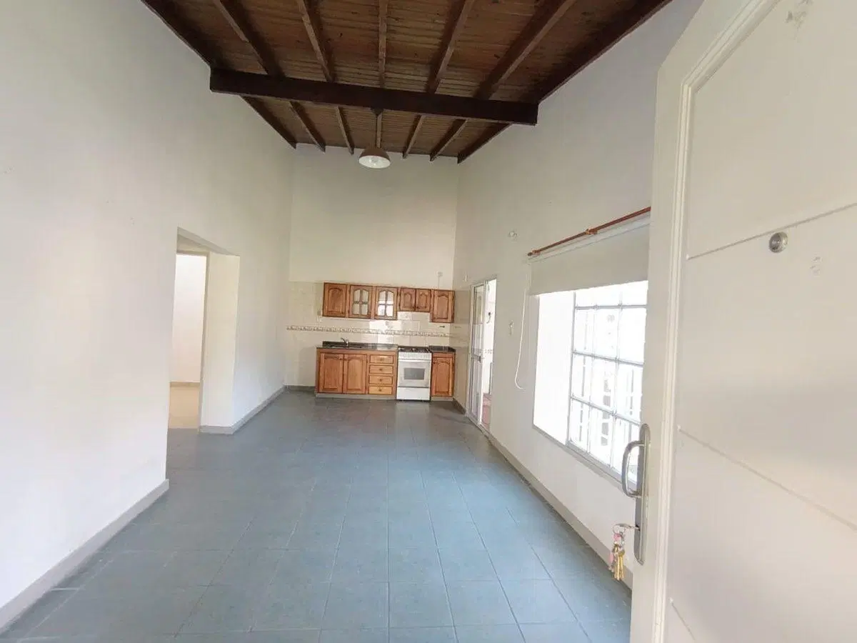 VENTA PH 3 AMB CON GRAN JARDIN Y GALERIA .CASTELAR 4