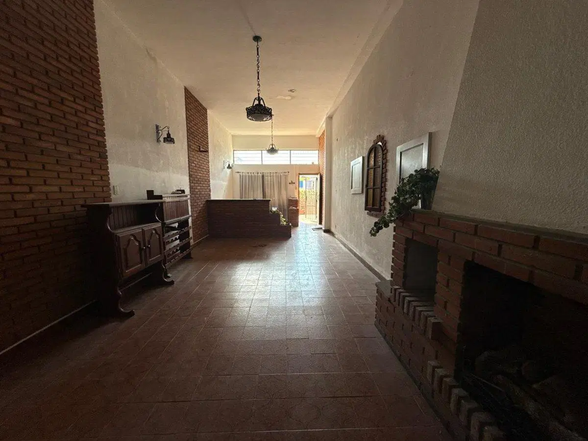 VENTA CASA 3 AMBIENTES CON PARQUE ITUZAINGO SUR 2