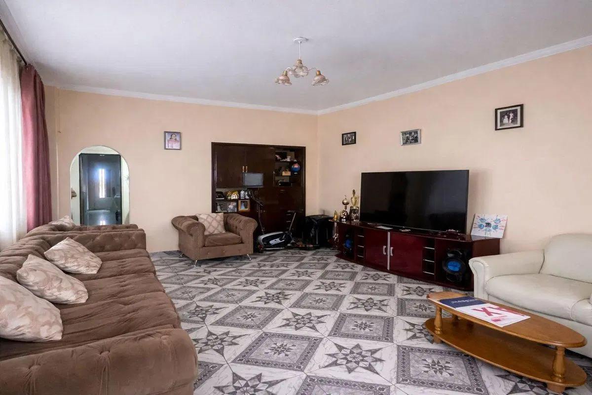 OPORTUNIDAD VENTA CASA + TALLER 232 M2 CIUDADELA 3