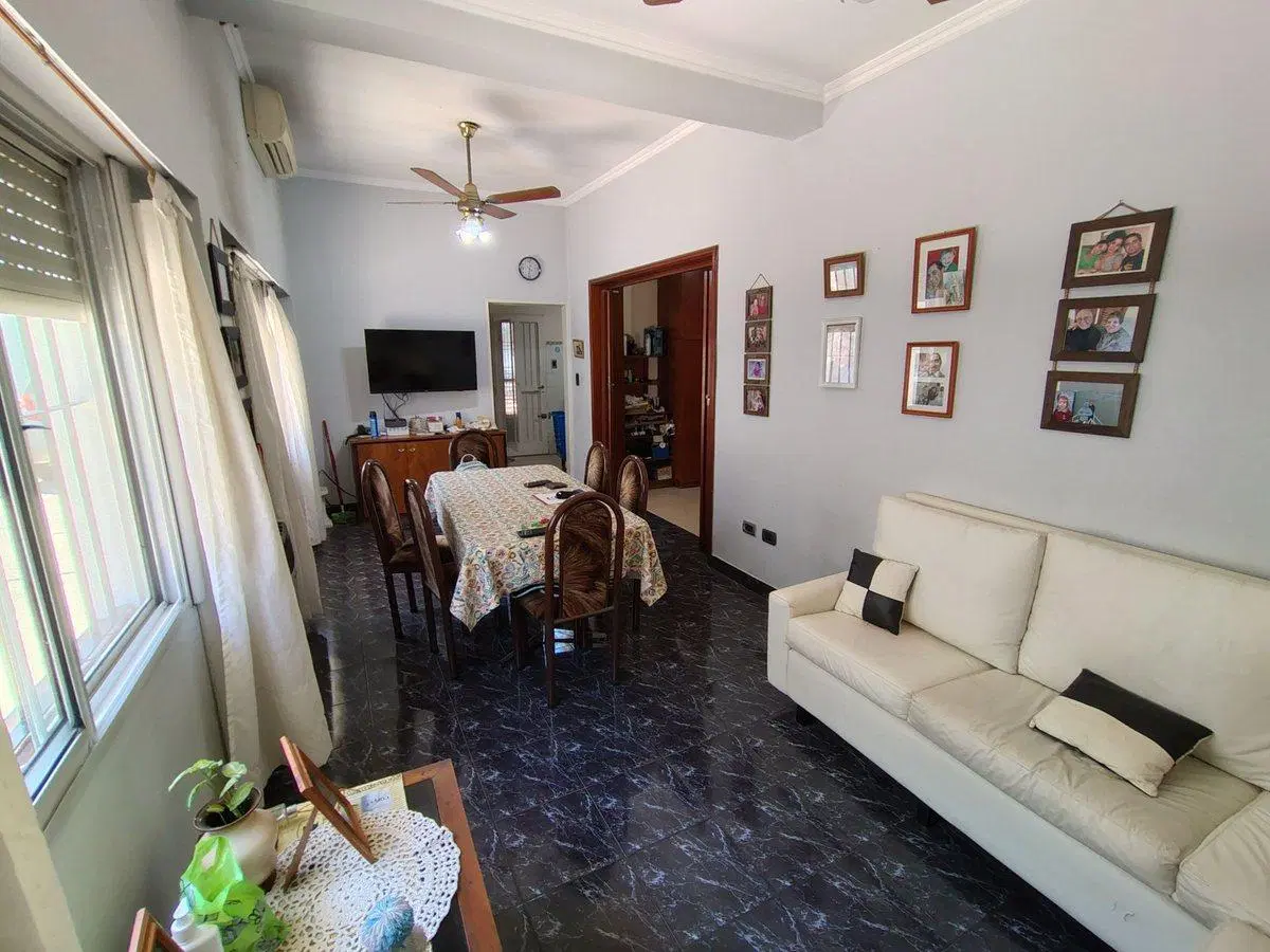 VENTA CASA, JARDIN y GALPON - 126m Cub / 300m Lote 5