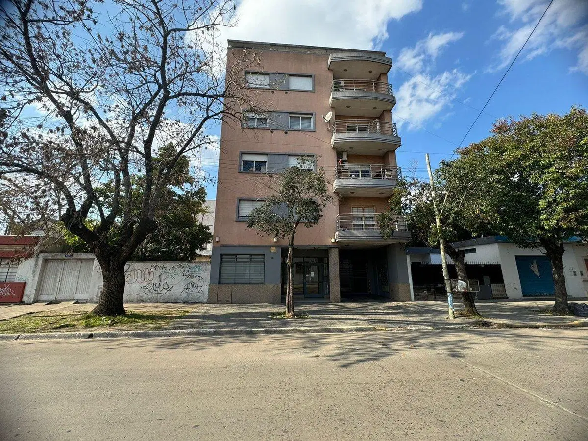 VENTA DPTO.   2 AMB. CON COCHERA,MERLO 2