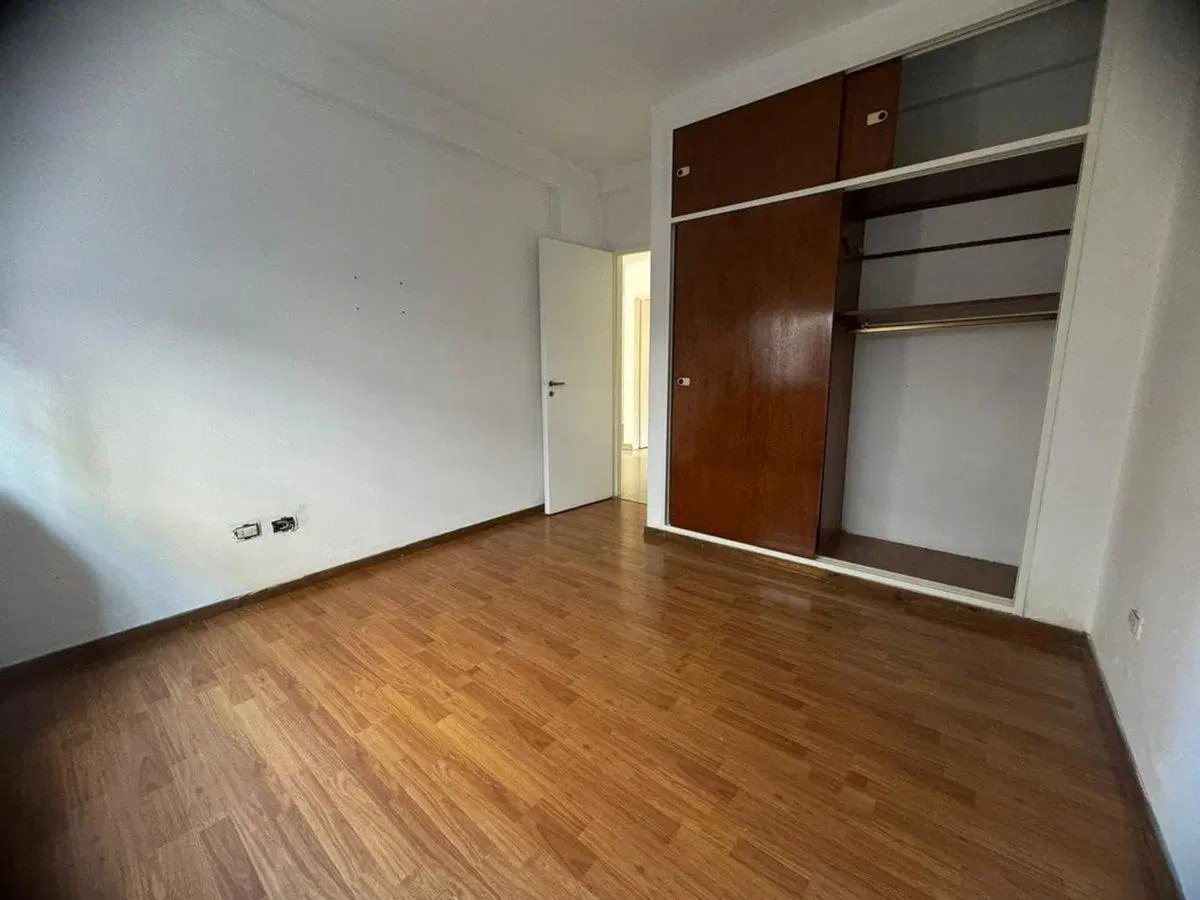 VENTA DPTO.   2 AMB. CON COCHERA,MERLO 8
