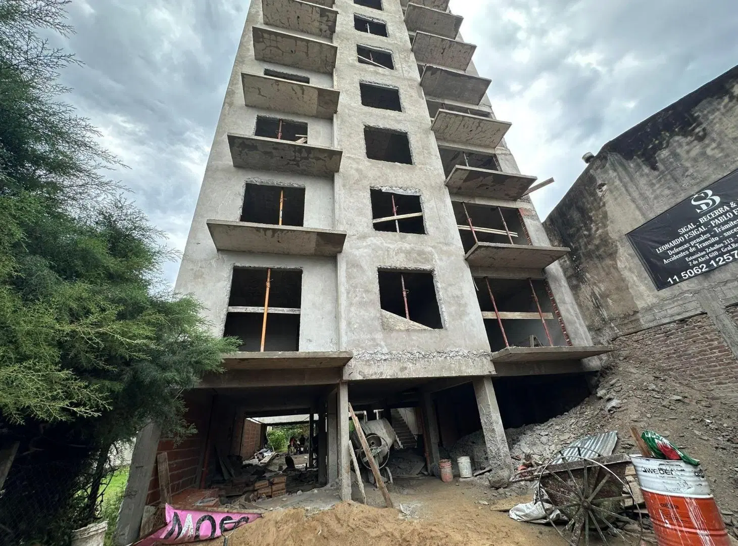 VENTA DEPTO 2/3 AMB APTO PROF. CENTRO DE MORENO 4