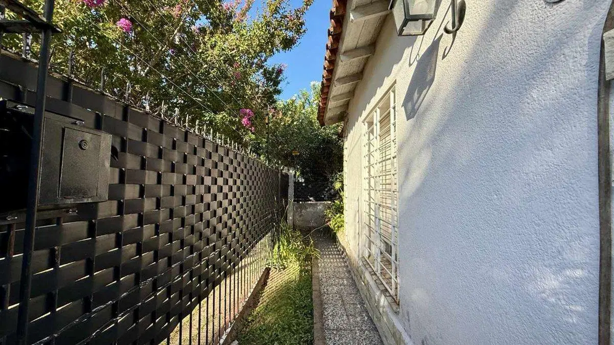 Casa 4 amb - 3 dormitorios y patio en Castelar 8