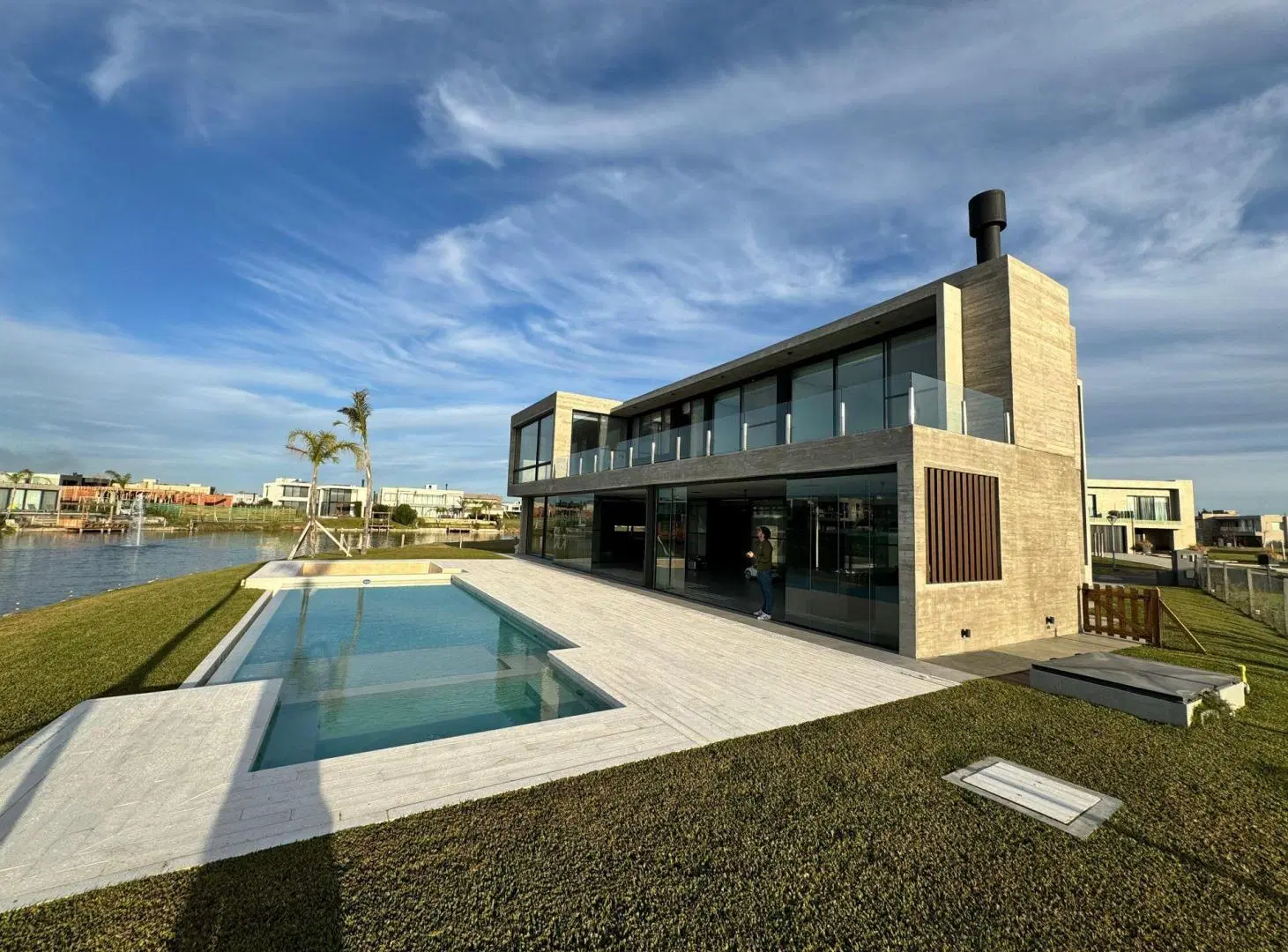 CASA VENTA 6 AMBIENTES A LA LAGUNA TERRALAGOS 5