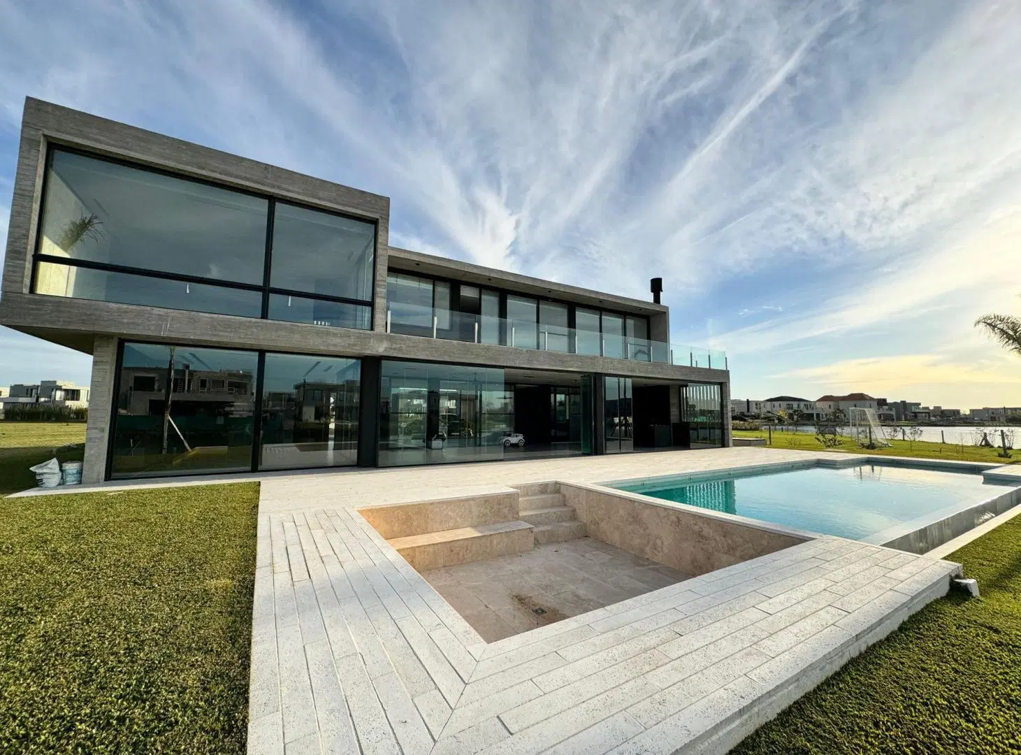 CASA VENTA 6 AMBIENTES A LA LAGUNA TERRALAGOS 3