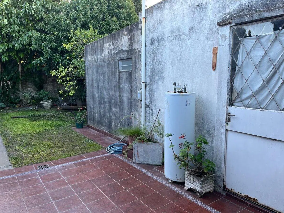 VENTA CASA + LOCAL GENERAL RODRIGUEZ CENTRO 5