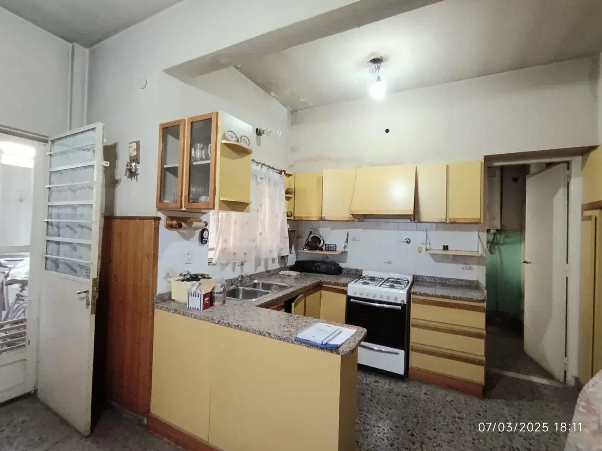 VENTA CASA 5 AMB C/DEPOSITO AP CREDITO EN HAEDO 3