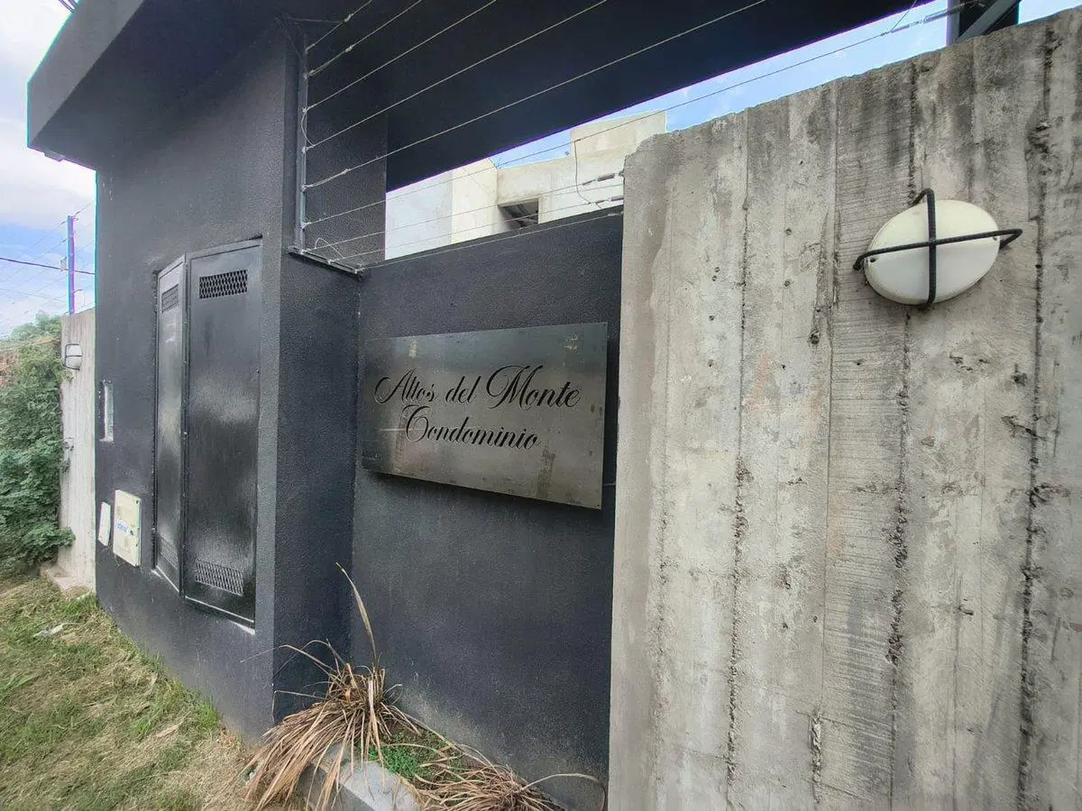 VENTA 4 AMB CASA DUPLEX BARRIO ALTOS DEL MONTE 2