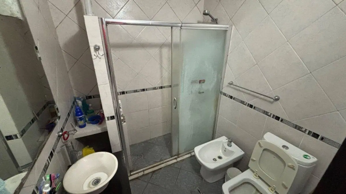 VENTA CASA 4 AMBIENTES C/PARQUE Y COCHERA MERLO 8
