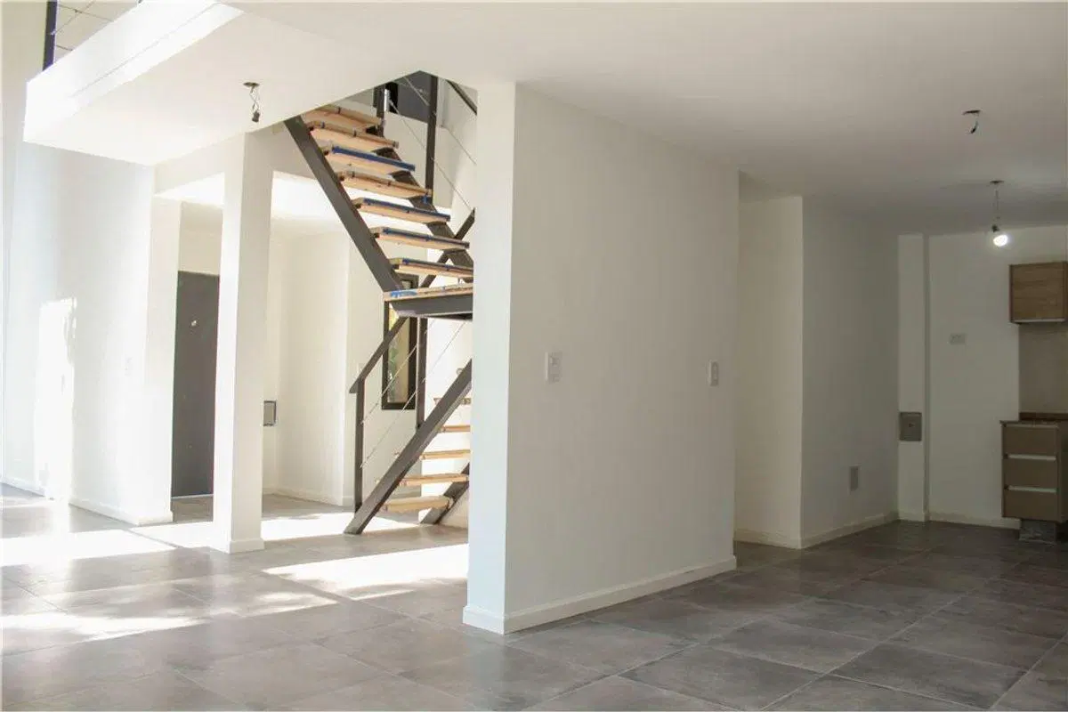 VENTA CASA 4 AMB  PARQUE LELOIR APTO CREDITO 5