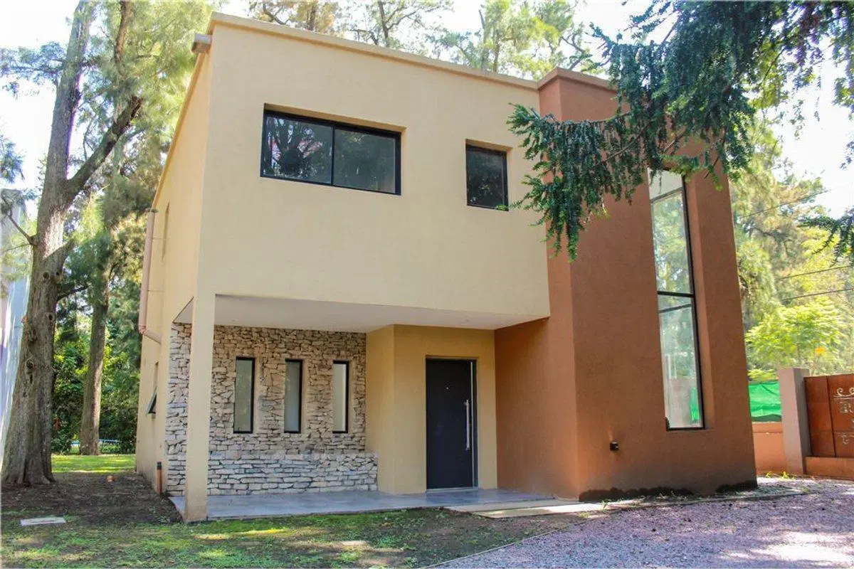 VENTA CASA 4 AMB  PARQUE LELOIR APTO CREDITO 2