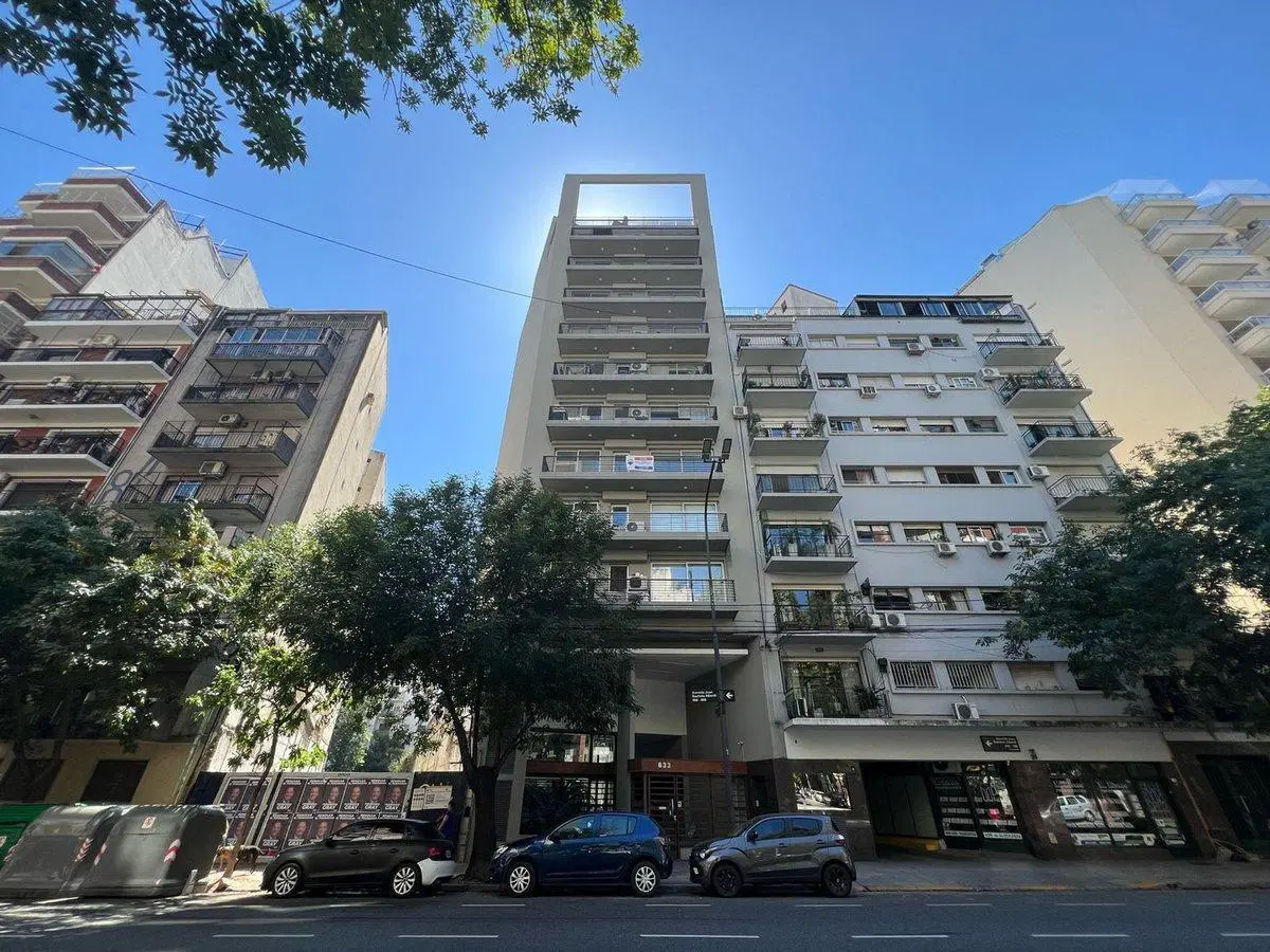 COCHERA EN EDIFICIO DE CATEGORIA, EN CABALLITO 5