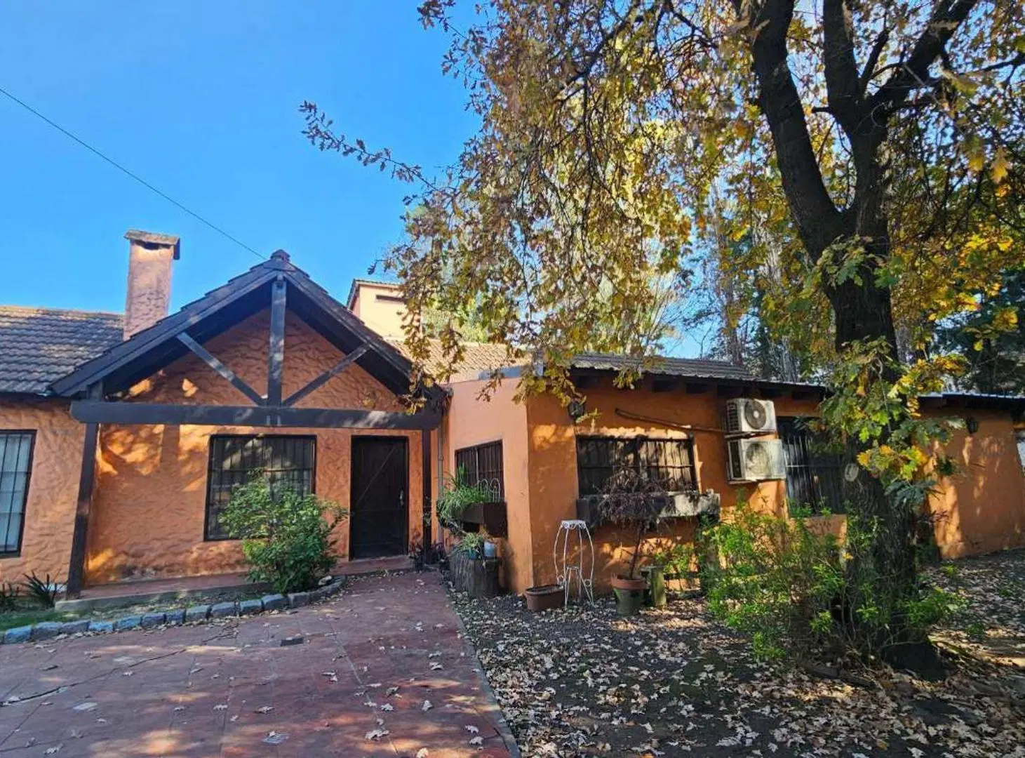 CASA 5 AMB + ESCRI C/ PILETA PARQUE LELOIR APTO CR 3