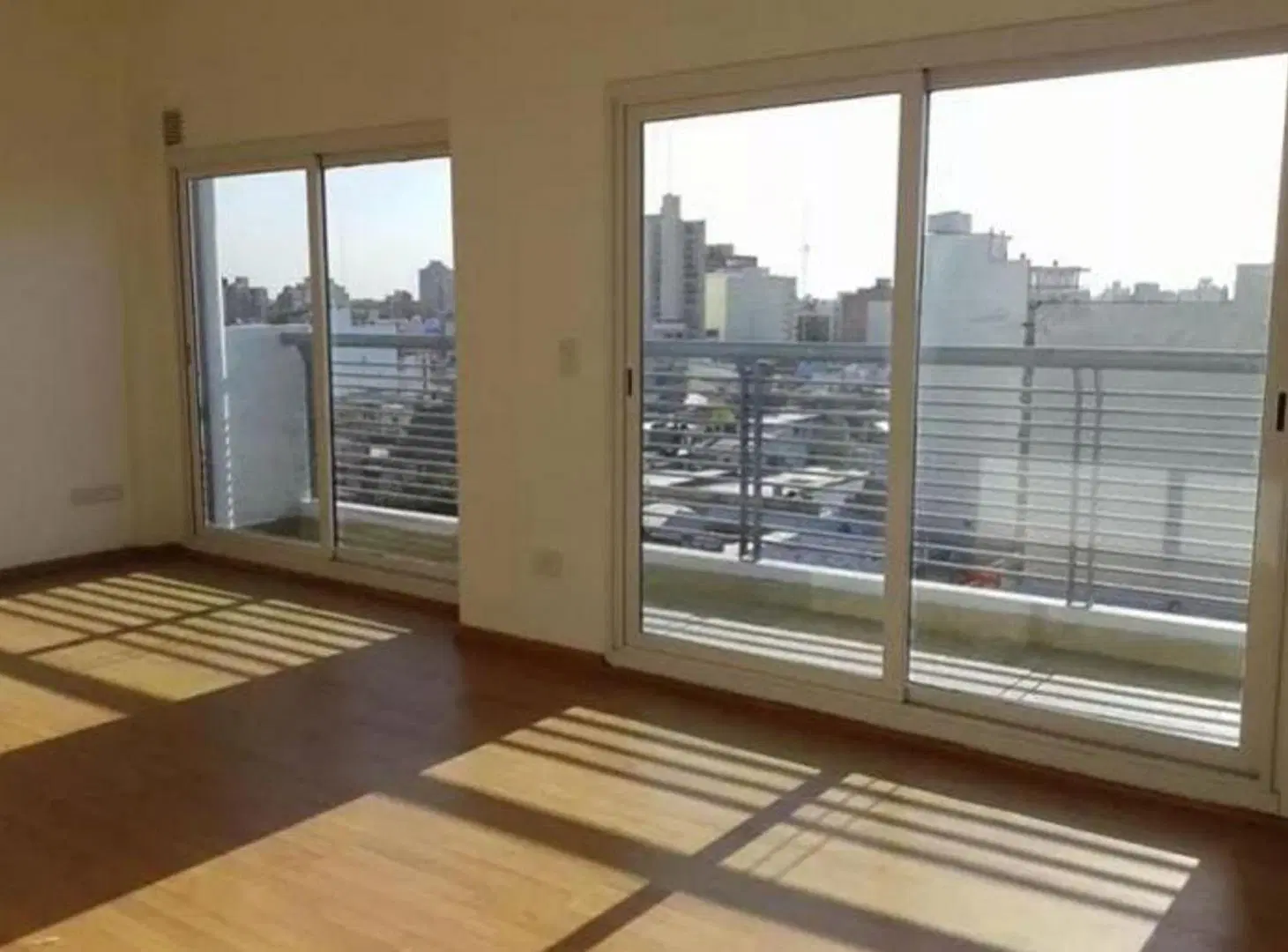 VENTA DEPTO 2 AMB C/BALCÓN - SAN MARTÍN 4