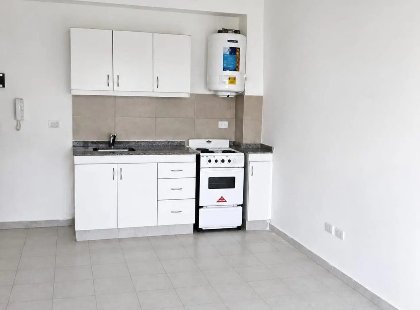 DEPARTAMENTO MONOAMBIENTE CON BALCON MORON SUR 5