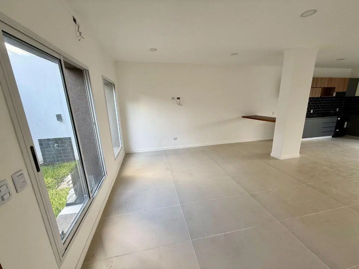VENTA CASA HAEDO 3 AMB A ESTRENAR JARDIN APTO CRED 2