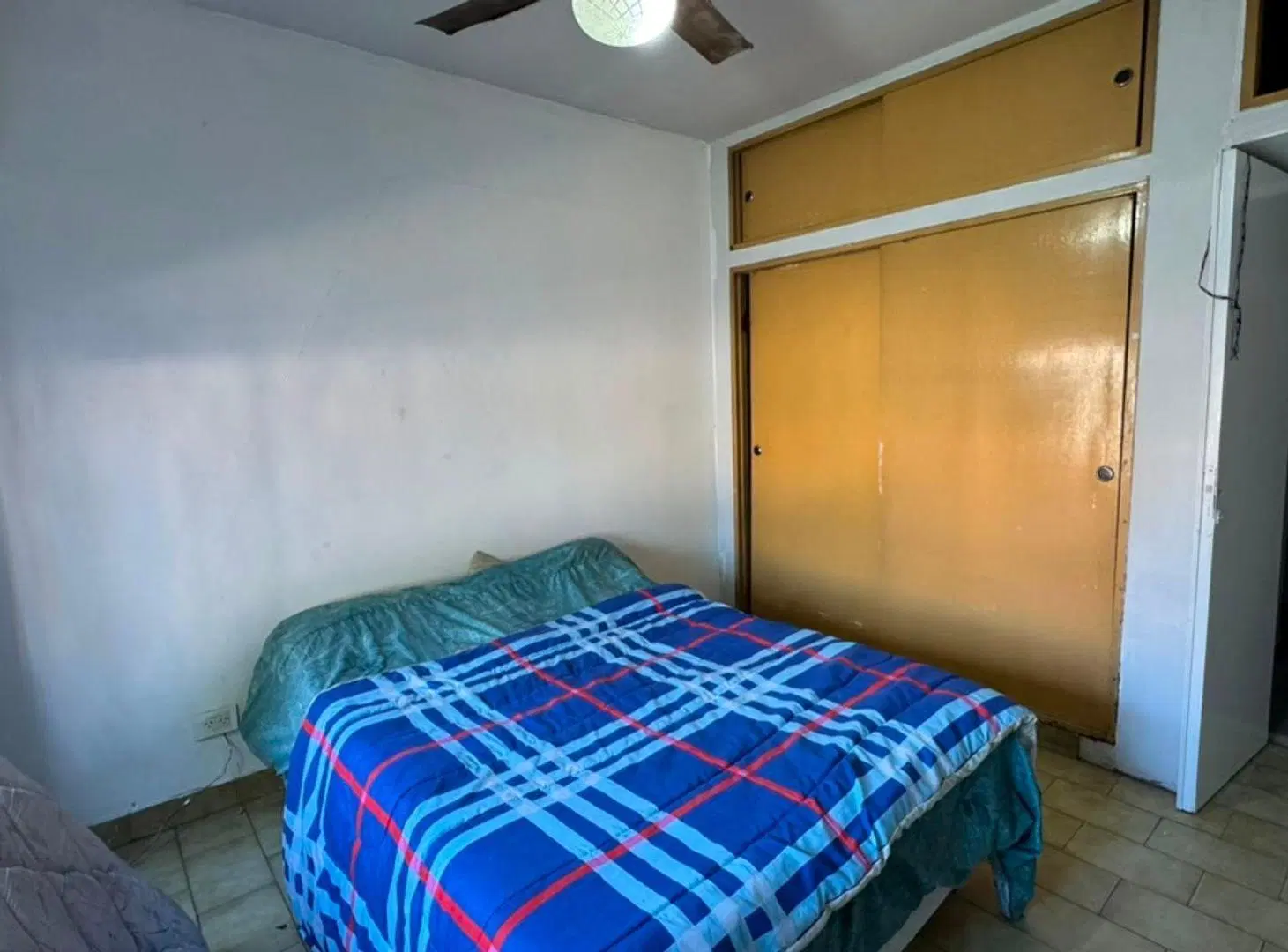 VENTA CASA 3 AMB+ 2 PH EN LOTE DE 300 M2- Av RATTI 3