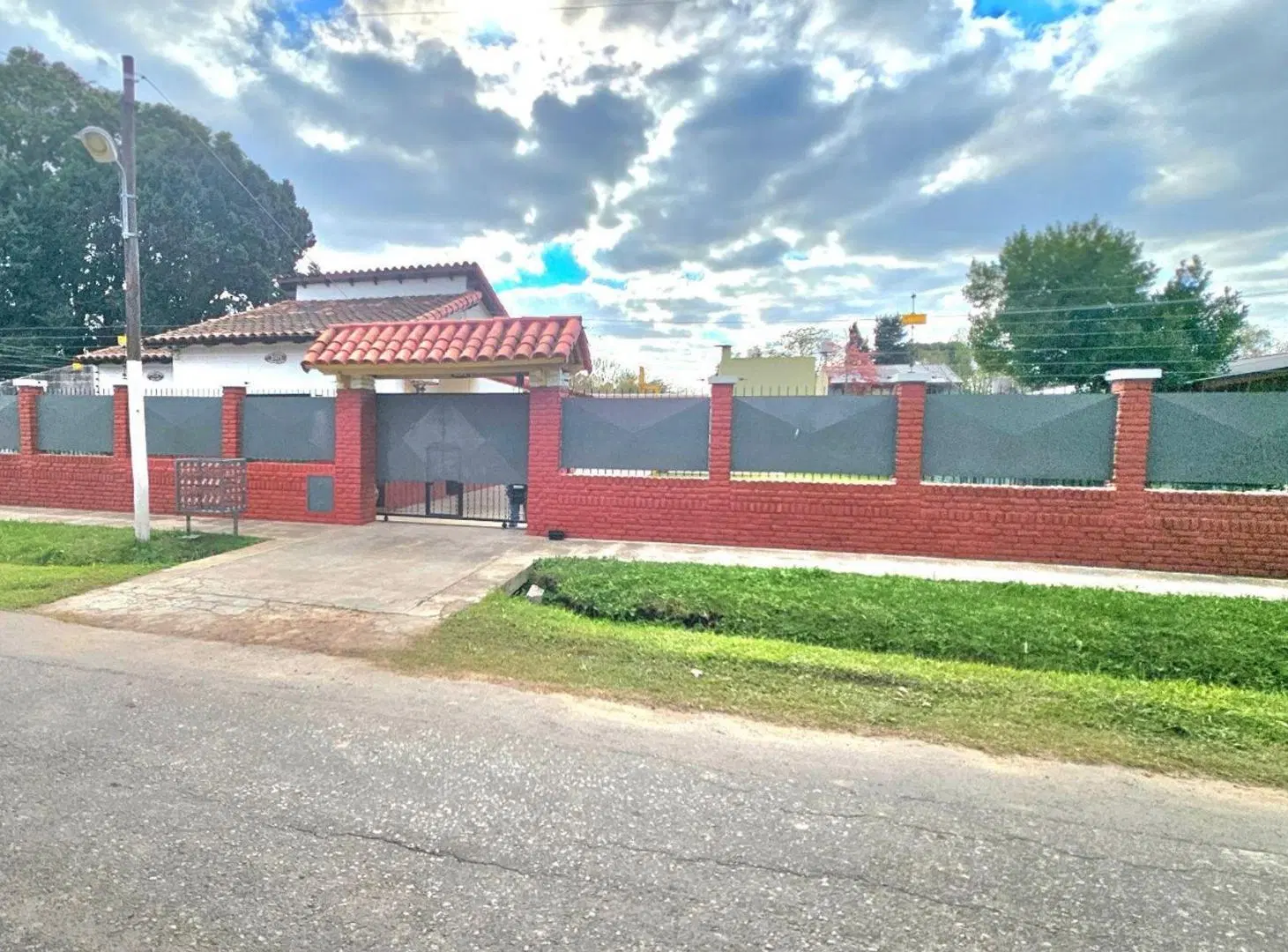 VENTA CASA + DPTO + GALPON MORENO PASO DEL REY 3
