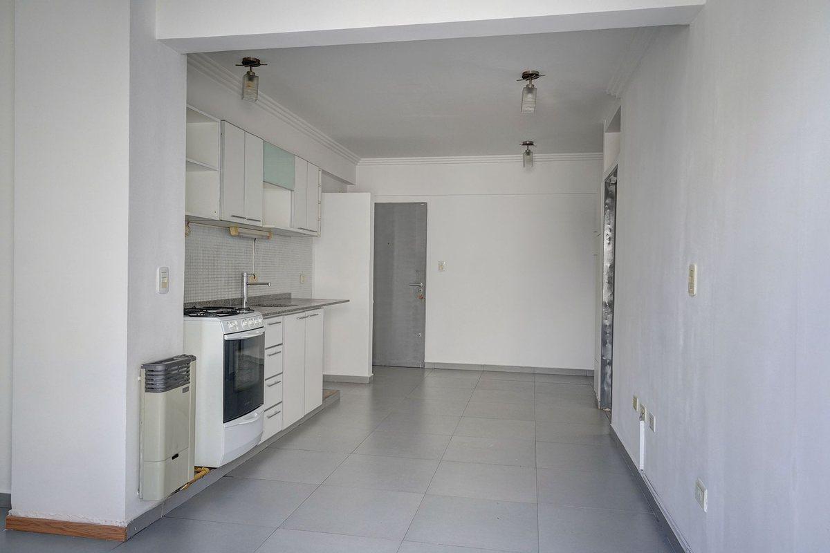 Foto de Venta 2 Amb y 1/2 Balcón Parrilla V Urquiza., imagen 2
