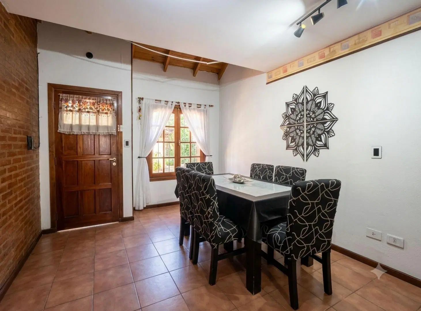 VENTA PH 3AMB CON PATIO, PARRILLA Y COCHERA MORENO 3