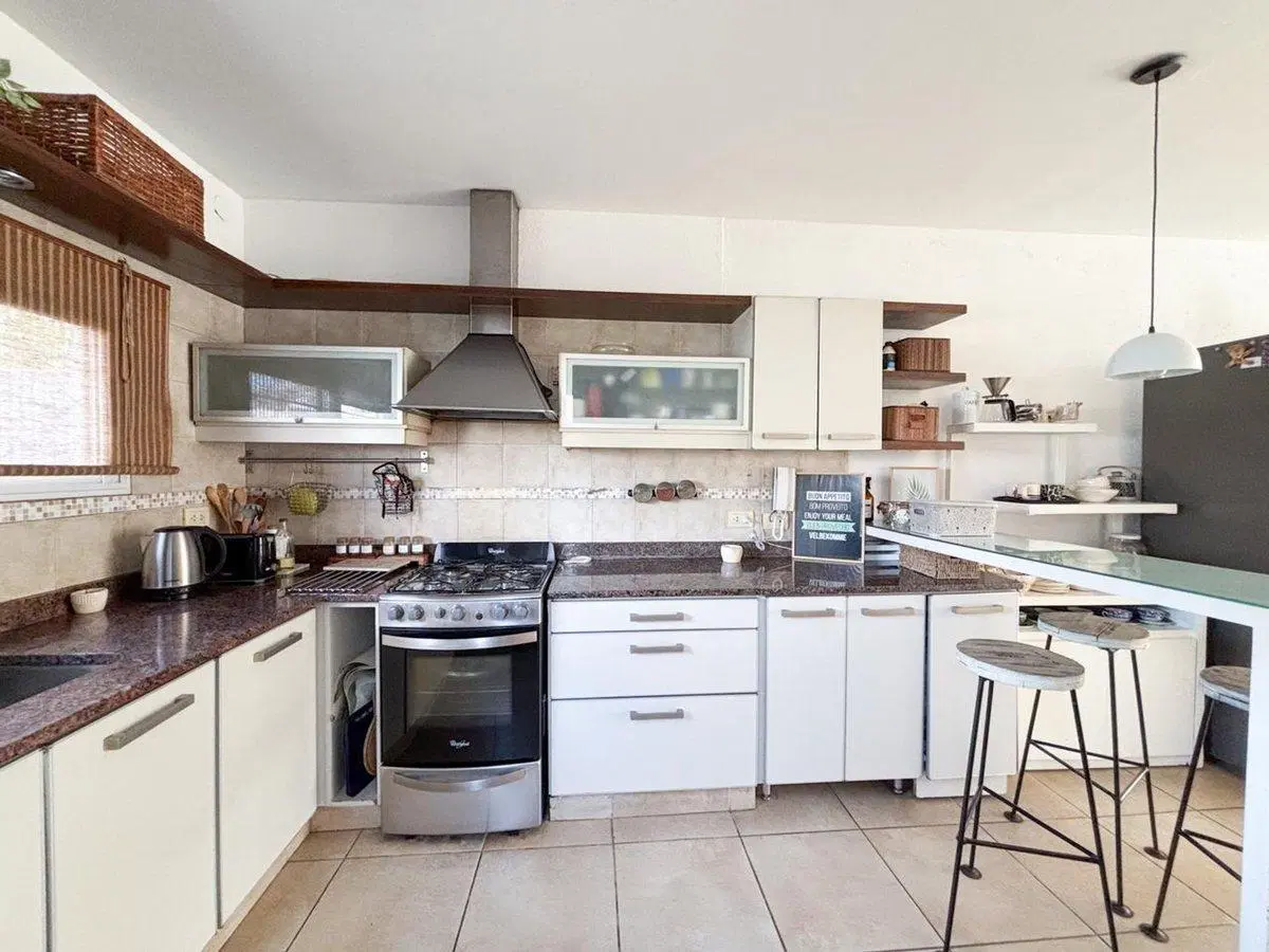 VENTA CASA 5 AMB C/QUINCHO + PARRILLA - ITUZAINGO 3