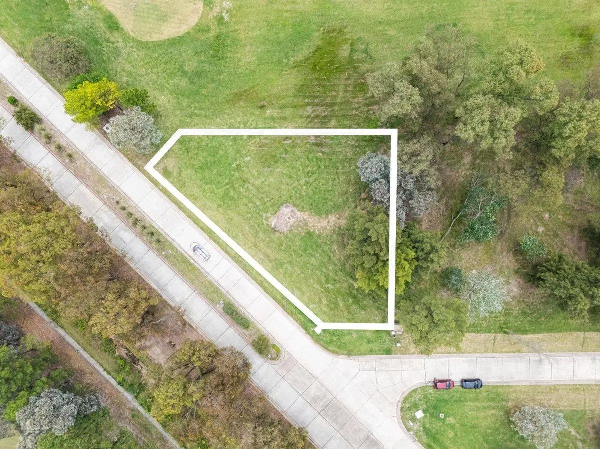 LOTE EN ESQUINA CON FONDO GOLF SAINT THOMAS CENTRO 4