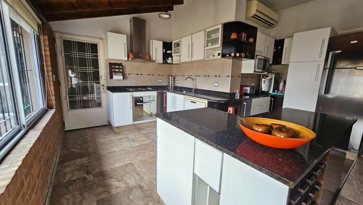 VENTA CASA 5 AMBIENTES 430 M2 CASTELAR NORTE 5