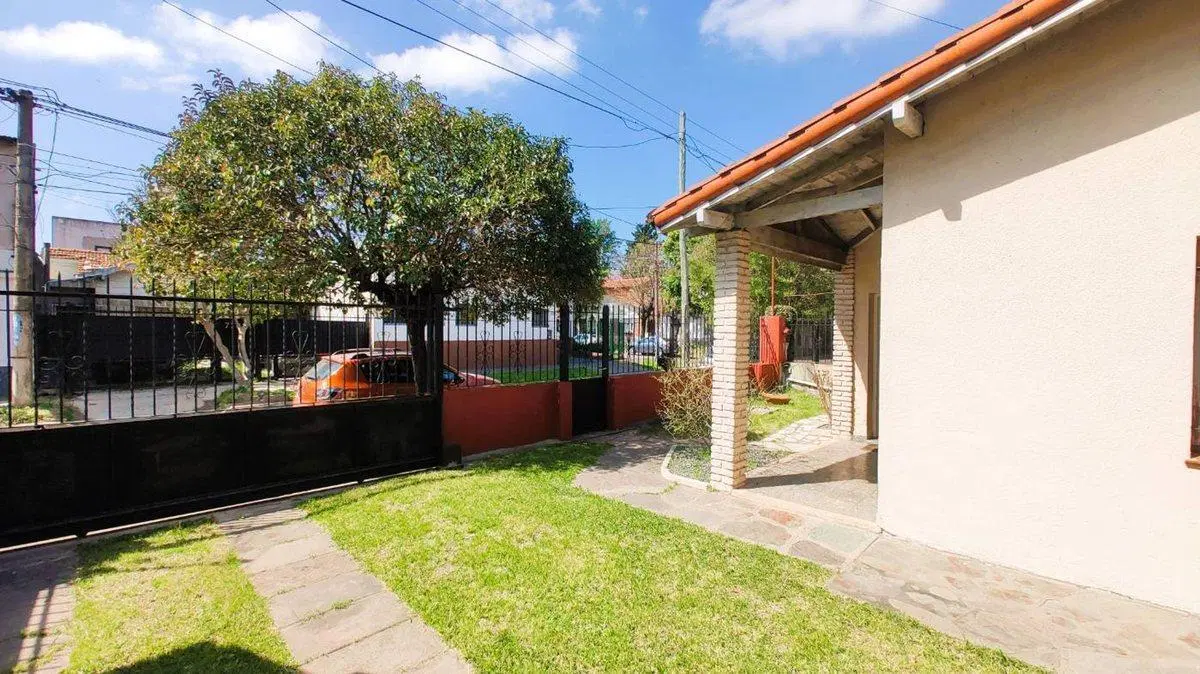 Casa 4 ambientes en venta, Apta credito 5