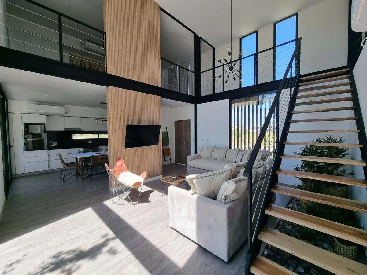 CASA PREMIUM EN VENTA 5 AMB COUNTRY MEDAL PILAR 5
