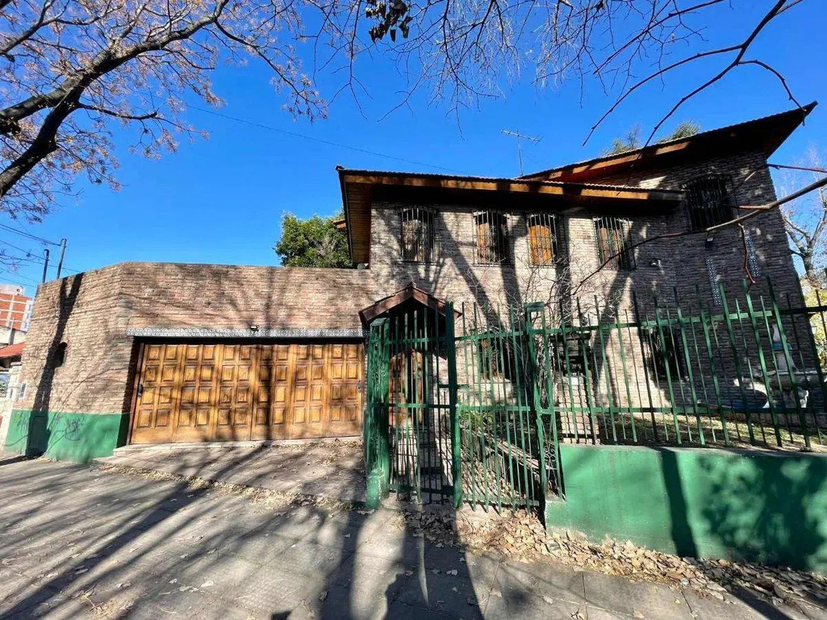 VENTA CASA 6 AMB MORON COCHERA PISCINA LOTE 800M2 8