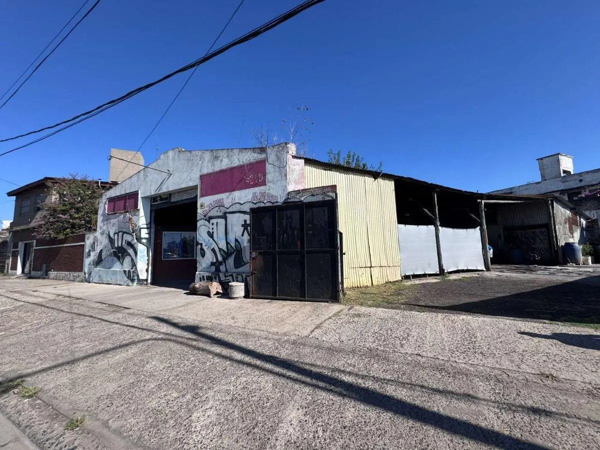 VENTA LOTE COMERCIAL CON GALPÓN ESTACIÓN DE MERLO 4