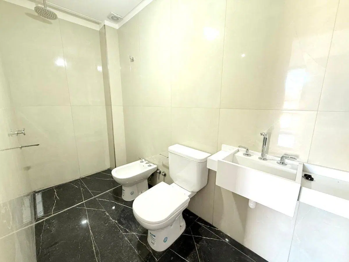 Venta depto 3 amb con terraza y cochera Ituzaingo 4