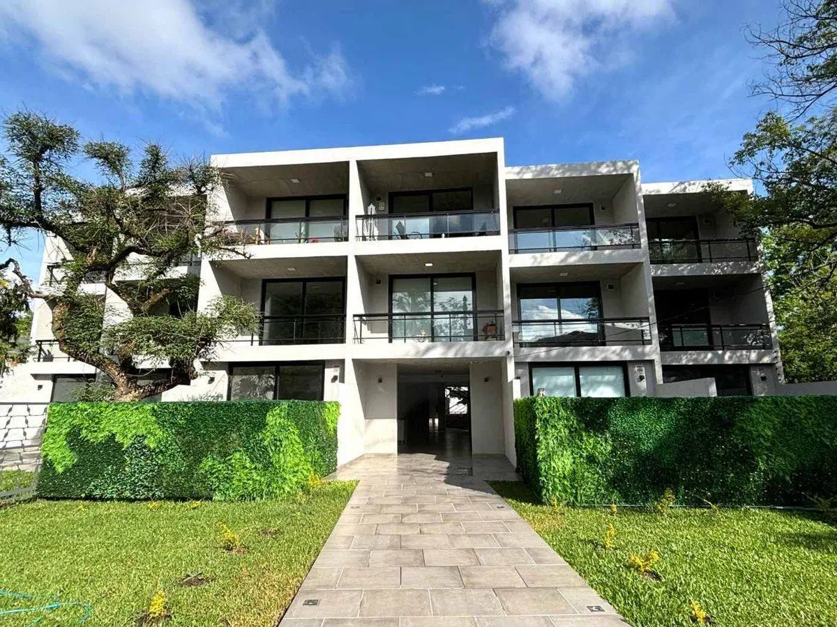 Venta Departamento 2 amb con patio privado Moreno 4