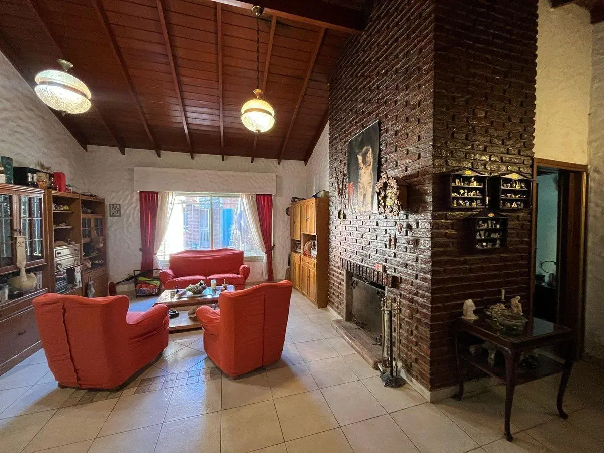 VENTA CASA 3 AMBIENTES LOTE 1000Mts2 PARQUE LELOIR 8