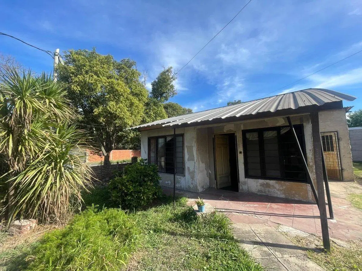 VENTA CASA LOTE PROPIO JARDIN ITUZAINGO UDAONDO 2