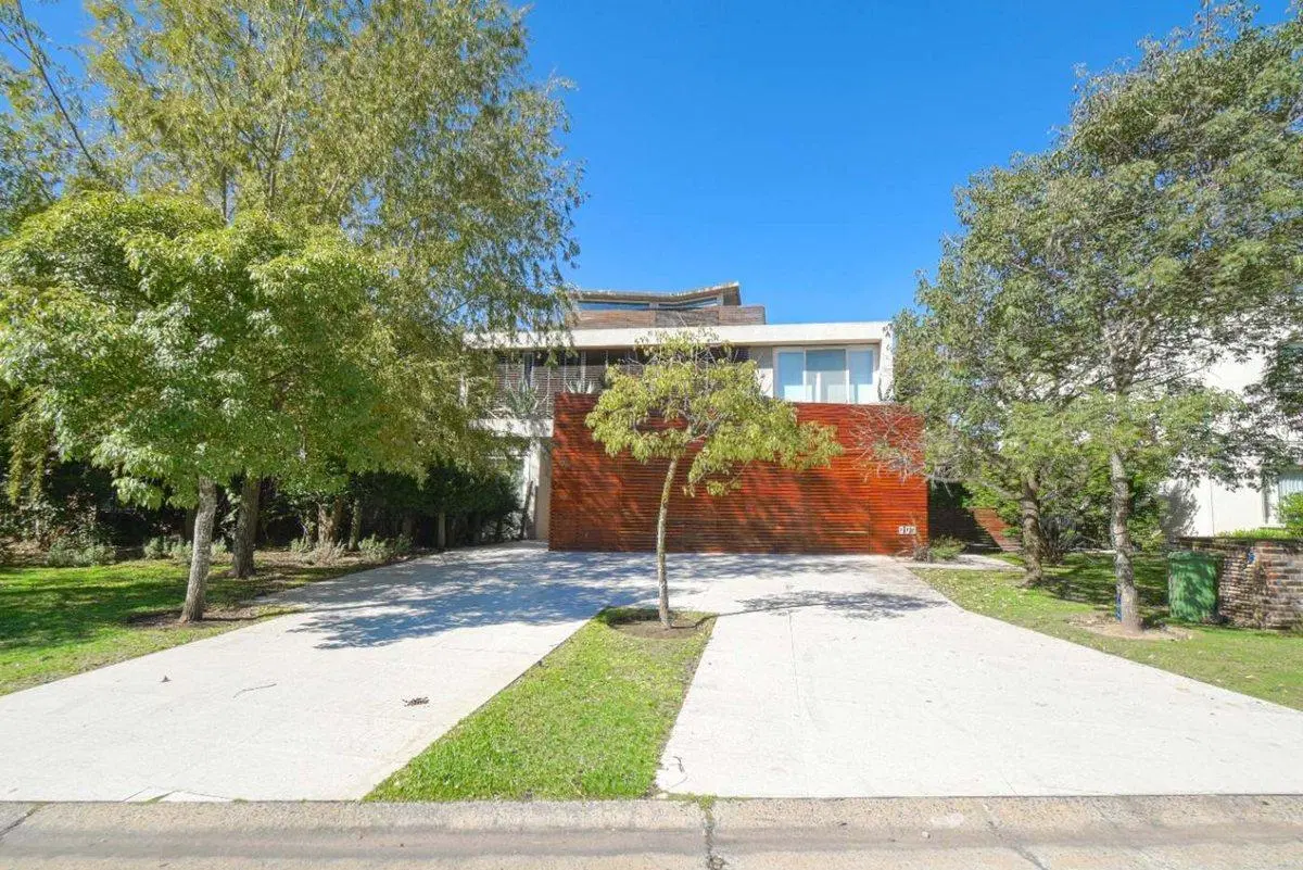 LA ISLA - VENTA CASA EN LAGO CENTRAL 4