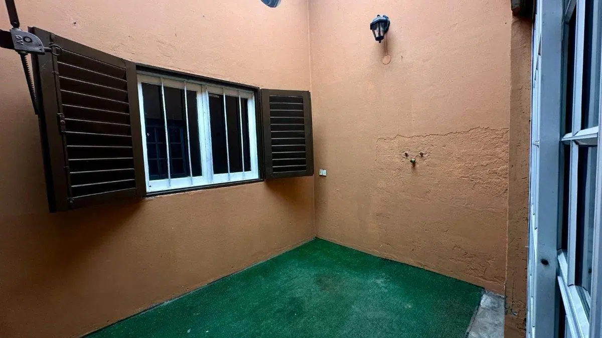 Casa en venta 3 ambientes con escritorio  y patio 2