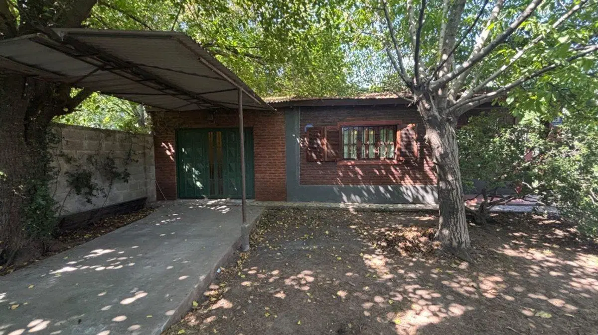 VENTA CASA 4 AMB PILETA, MORENO A 50M DE ACC OESTE 2