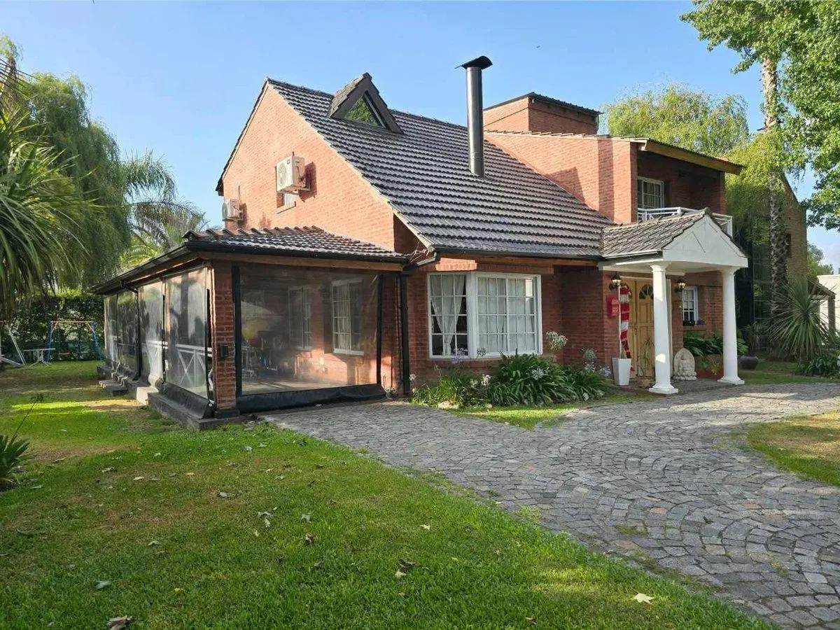 Chalet en Country Bco. Provincia | Pileta y Parque 3