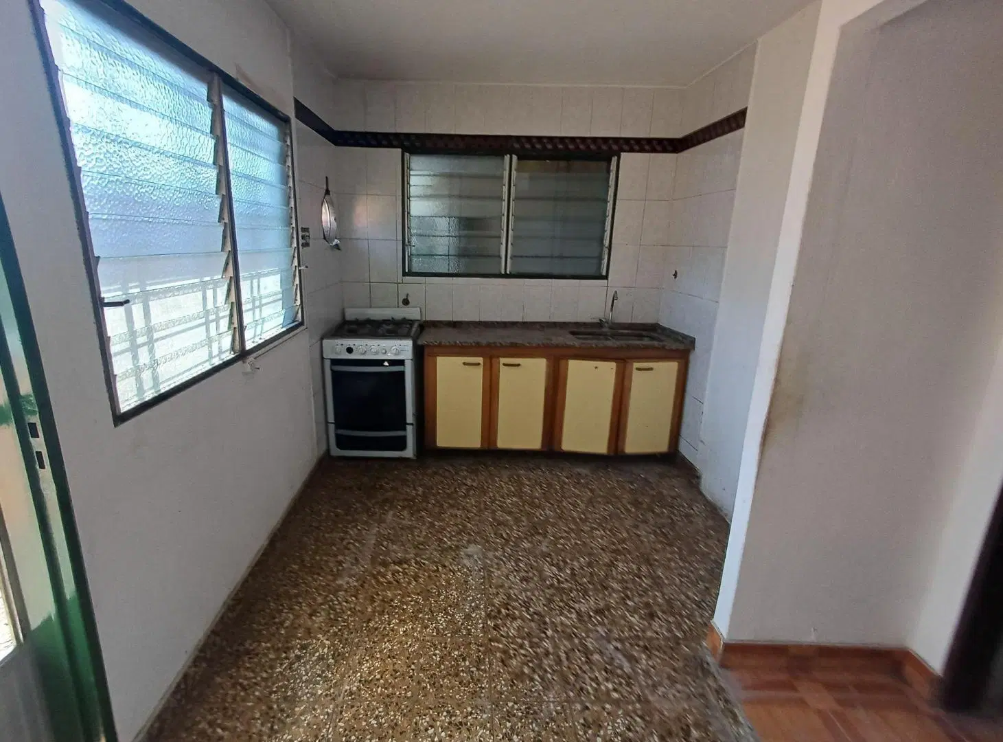 VENTA CASA 3 AMB. GARAGE PARRILLA VILLA UDAONDO 3
