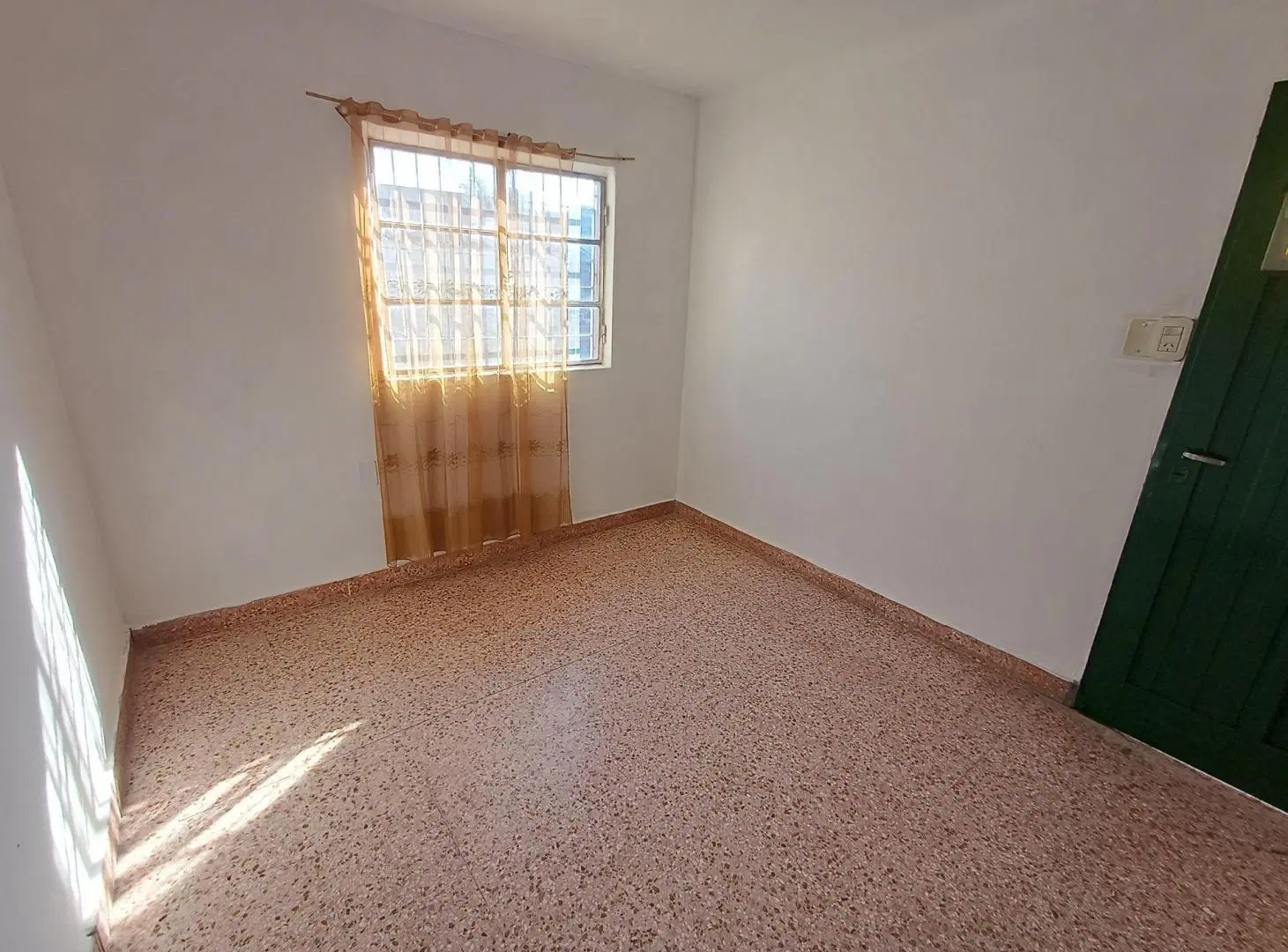 VENTA CASA 3 AMB. GARAGE PARRILLA VILLA UDAONDO 5