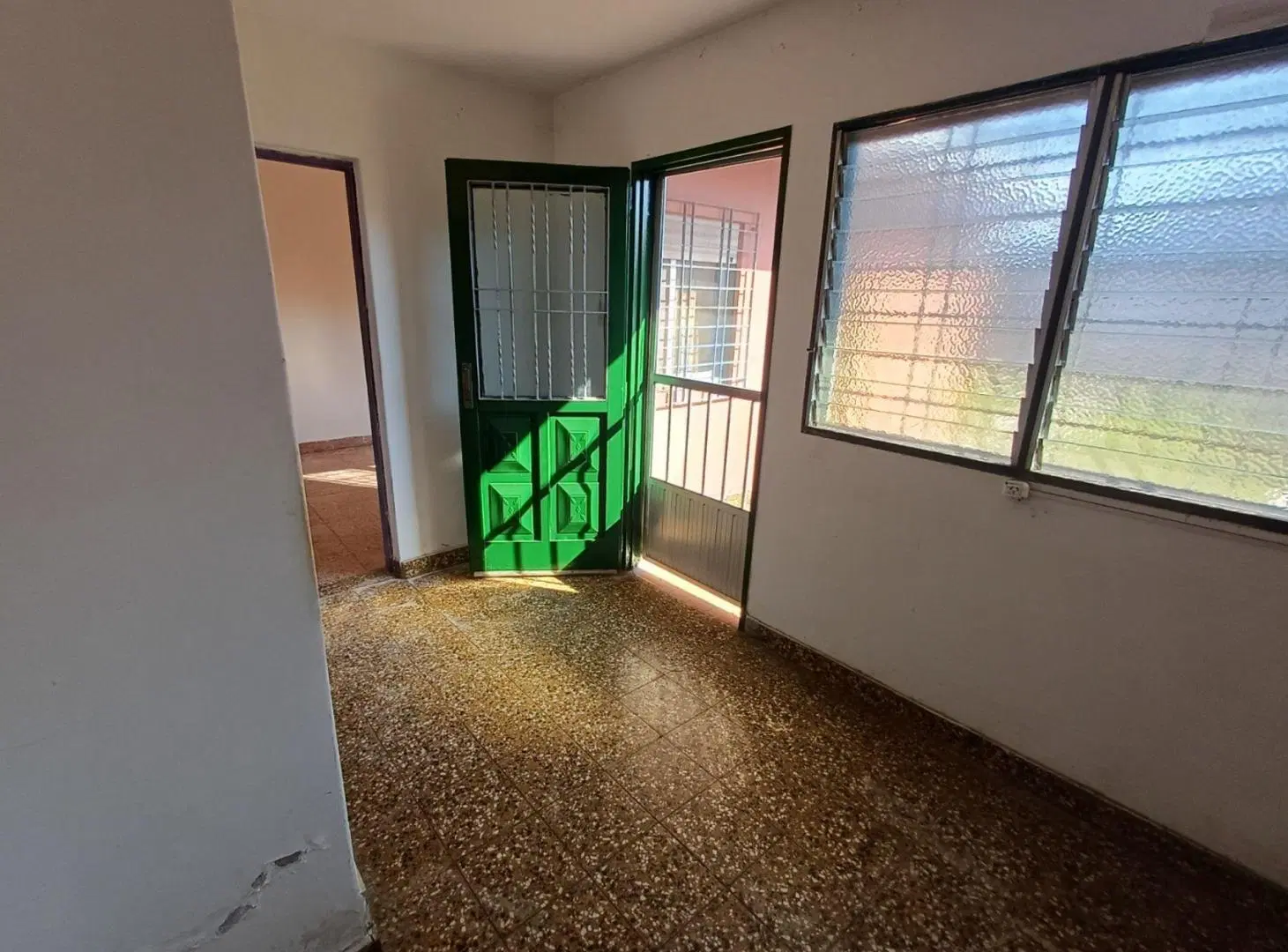 VENTA CASA 3 AMB. GARAGE PARRILLA VILLA UDAONDO 8