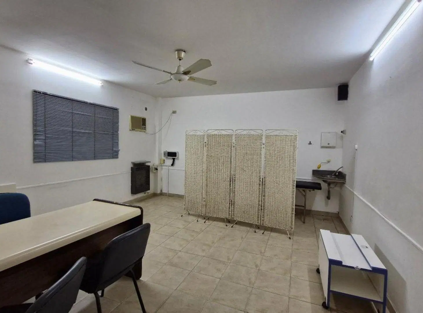 VENTA CASONA APTA USO PROFESIONAL, BERNAL CENTR0 2
