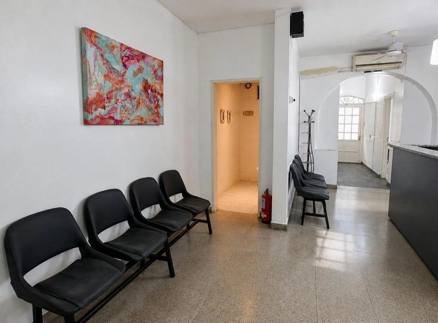 VENTA CASONA APTA USO PROFESIONAL, BERNAL CENTR0 4