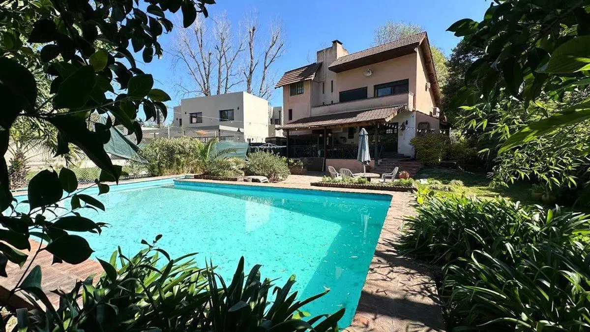 VENTA CASA 4 AMB PILETA QUINCHO - PARQUE LELOIR 4