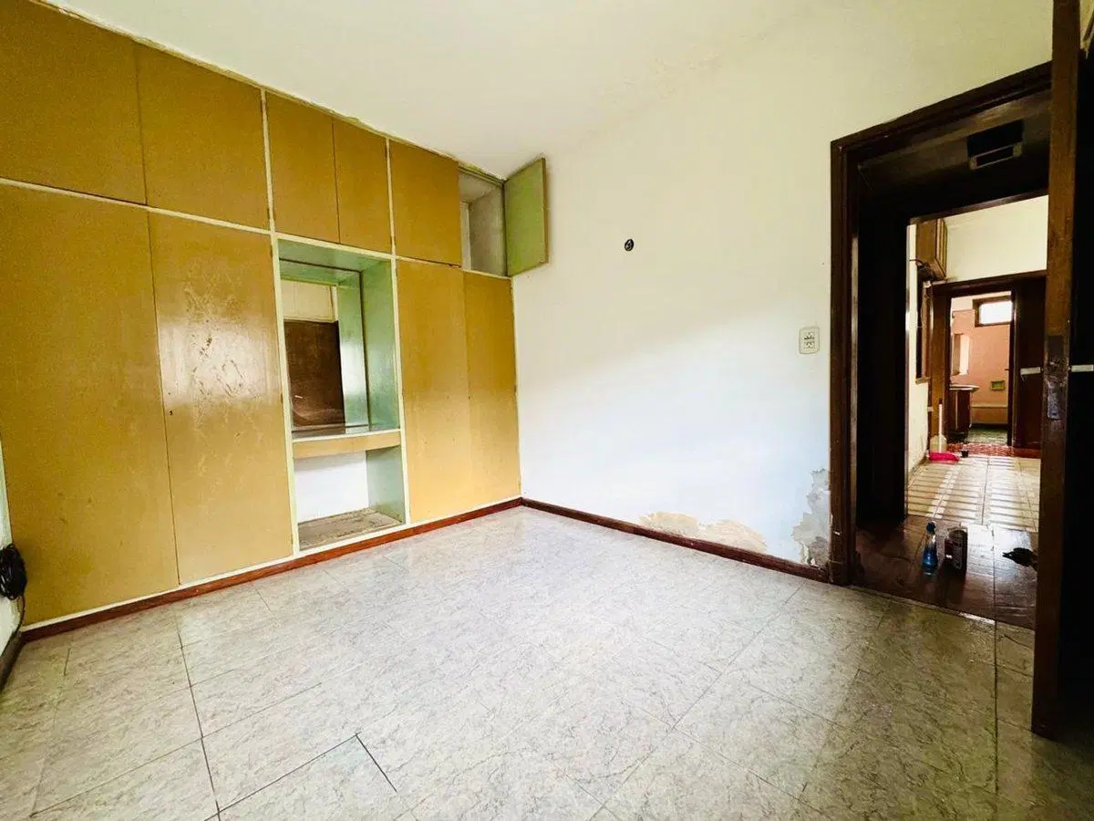 VENTA LOTE CON CASA Y LOCAL A REFACCIONAR MORON 8