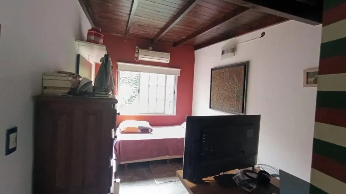 VENTA CASA 4 AMB CON PILETA Y PARQUE EN CASTELAR 8