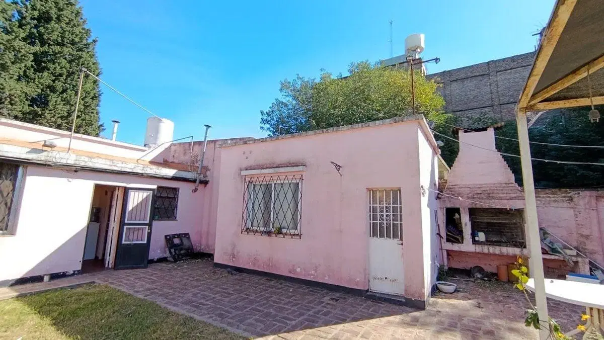 VENTA CASA 4 AMB + DPTO 2AMB C/ COCHERA EN MERLO 8